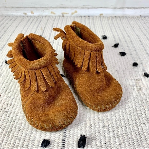Minnetonka Other - Baby Minnetonka Leather Fringe Bootie Size 1